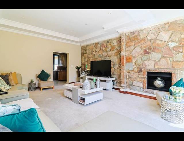 5 BEDROOM HOUSE FOR SALE IN ALBERANTE